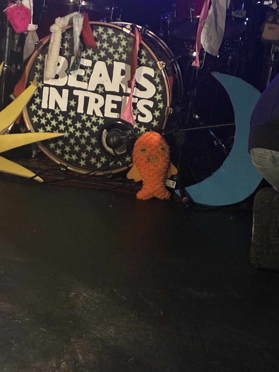 megs sees blue! tweet media