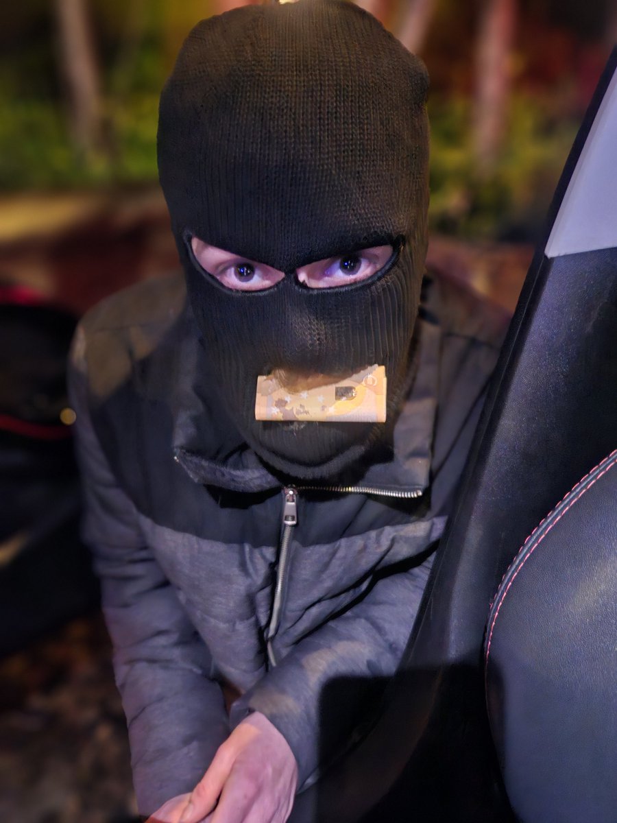 PrettyFoot06's tweet photo. Une nouvelle petite chienne  dans mon chenil 🐶😈

#moneyslave #soumis #fetichistes #findom #domina #slave  #soumission https://t.co/USrOwCPMMp