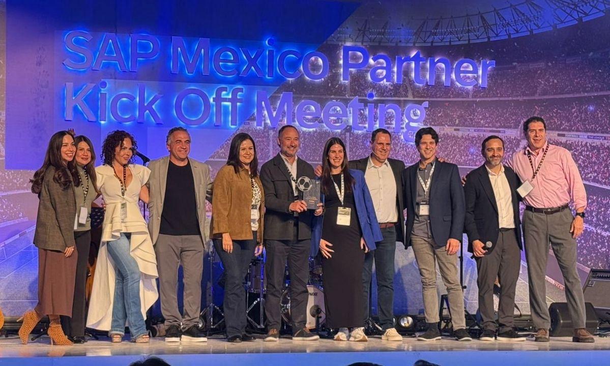 SofttekMX tweet media