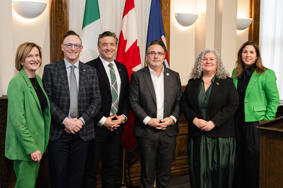 We were thrilled to host Ambassador Concannon in Calgary last week, the final stop in a jam-packed programme across 3 cities to launch the 'Beyond Barriers' economic report &amp; the Canada Ireland 180 initiative. Read more about his visit to Calgary here: tinyurl.com/2ncbju9w