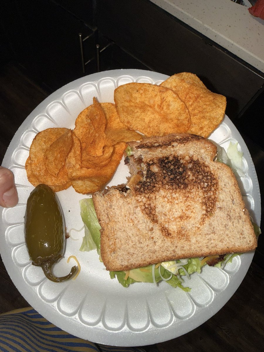 noceIIs's tweet photo. First of my bloodline line to eat a bob Ross turkey burger https://t.co/mRnNWzXkuh