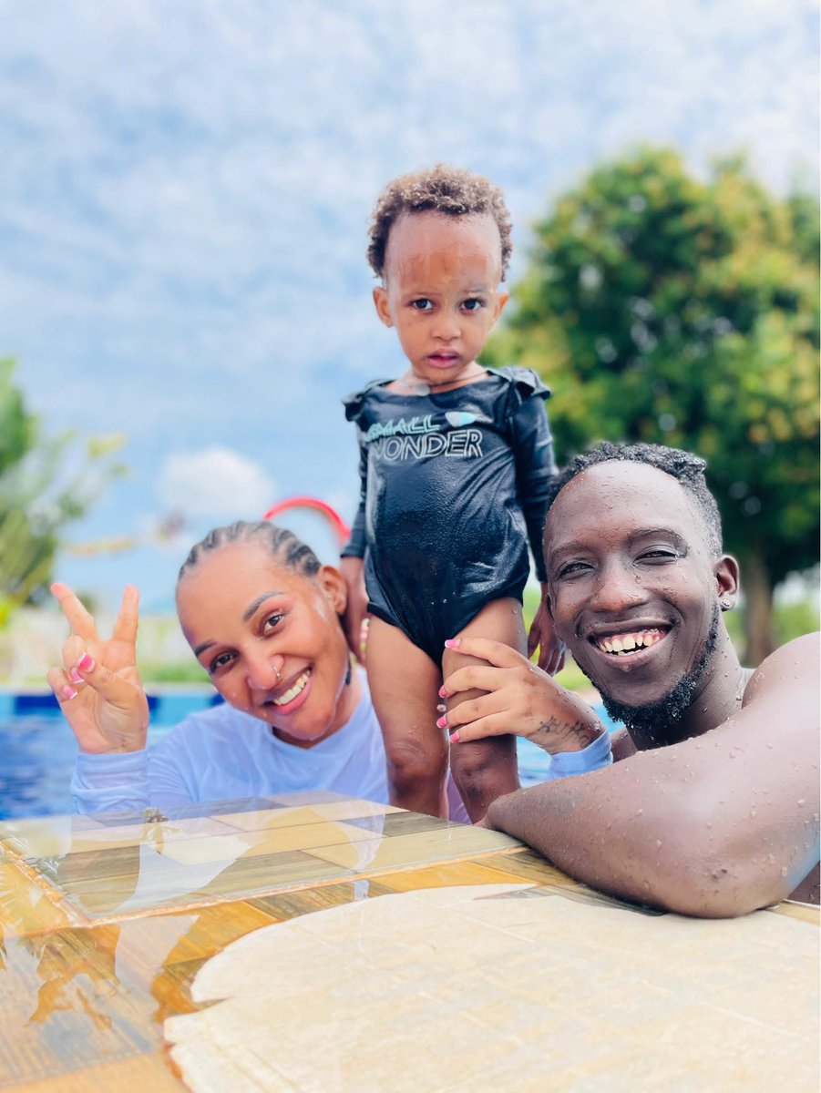 MBU's tweet photo. Singer Eezzy and his beautiful family 😍

(📸: Kimberly Fortress) https://t.co/tTT7RlRz5O