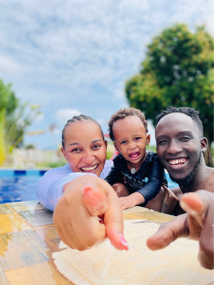 MBU's tweet photo. Singer Eezzy and his beautiful family 😍

(📸: Kimberly Fortress) https://t.co/tTT7RlRz5O