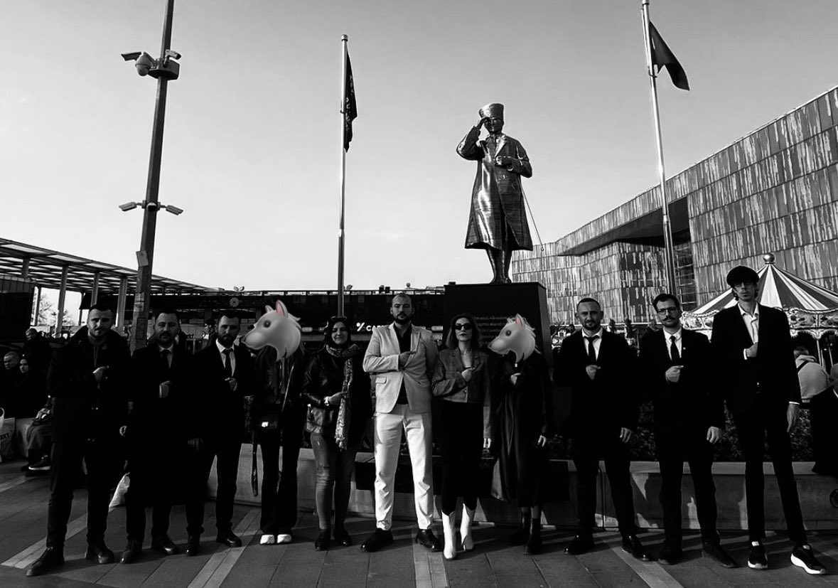 can_karr's tweet photo. Asırlardır kanımızla yoğurduğumuz toprağı bir avuç hainin ihtirasına terk etmeyeceğiz.Dün milli mücadeleyi başlatan atanın torunlarıyız biz.
Ve…
Son nefesimizi Tanrı alana dek milli mücadeleyi bırakmayacağız.
Hainlerin giderken bıraktıkları p*çleri bizi yıldıramadı! YILDIRIMAZ! https://t.co/6tbw6rTeeW