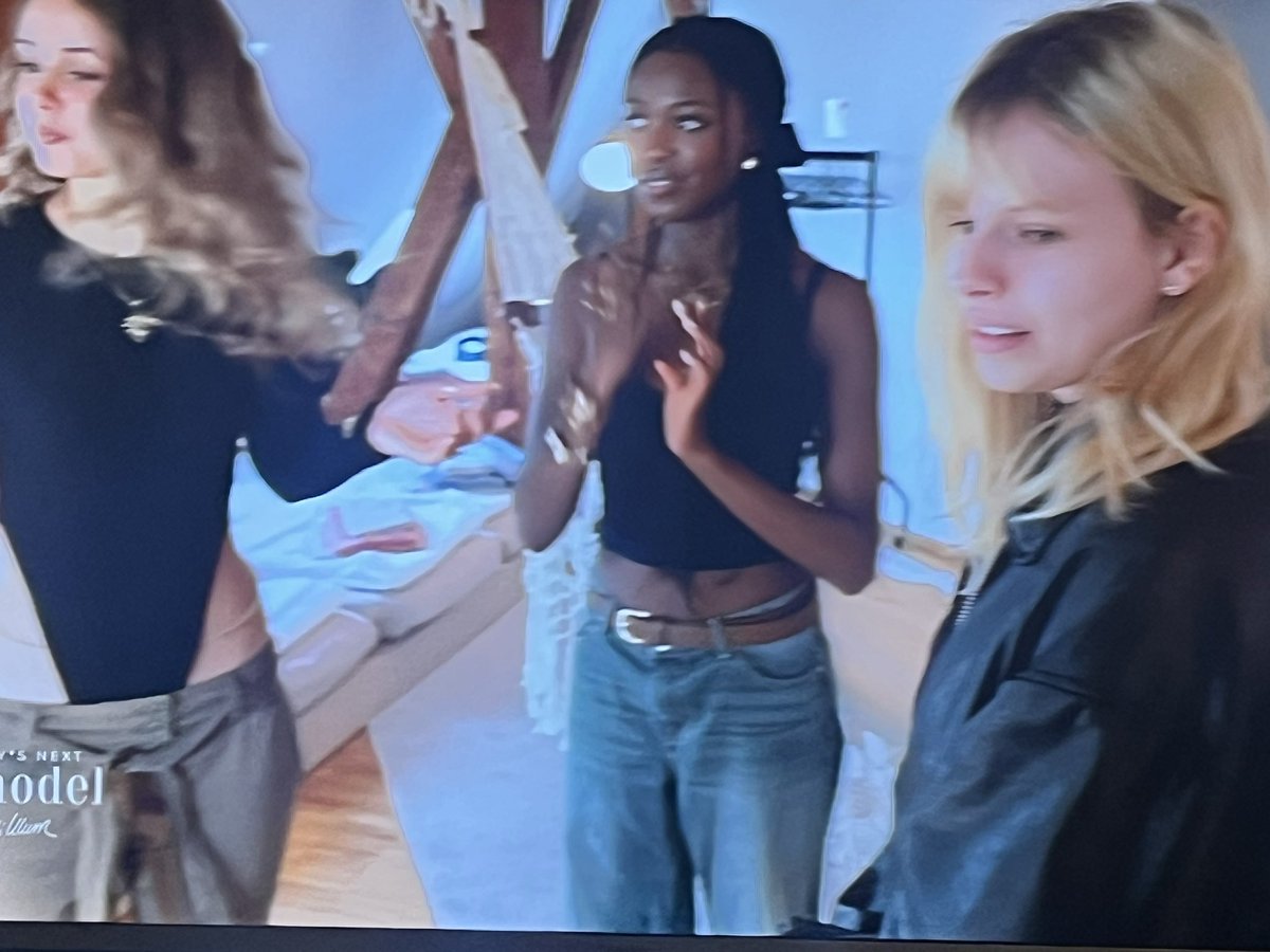 Wenn Mandy, Sandy und Wendy auf der Klassenfahrt unbedingt in einem Zimmer zusammen schlafen wollen #gntm