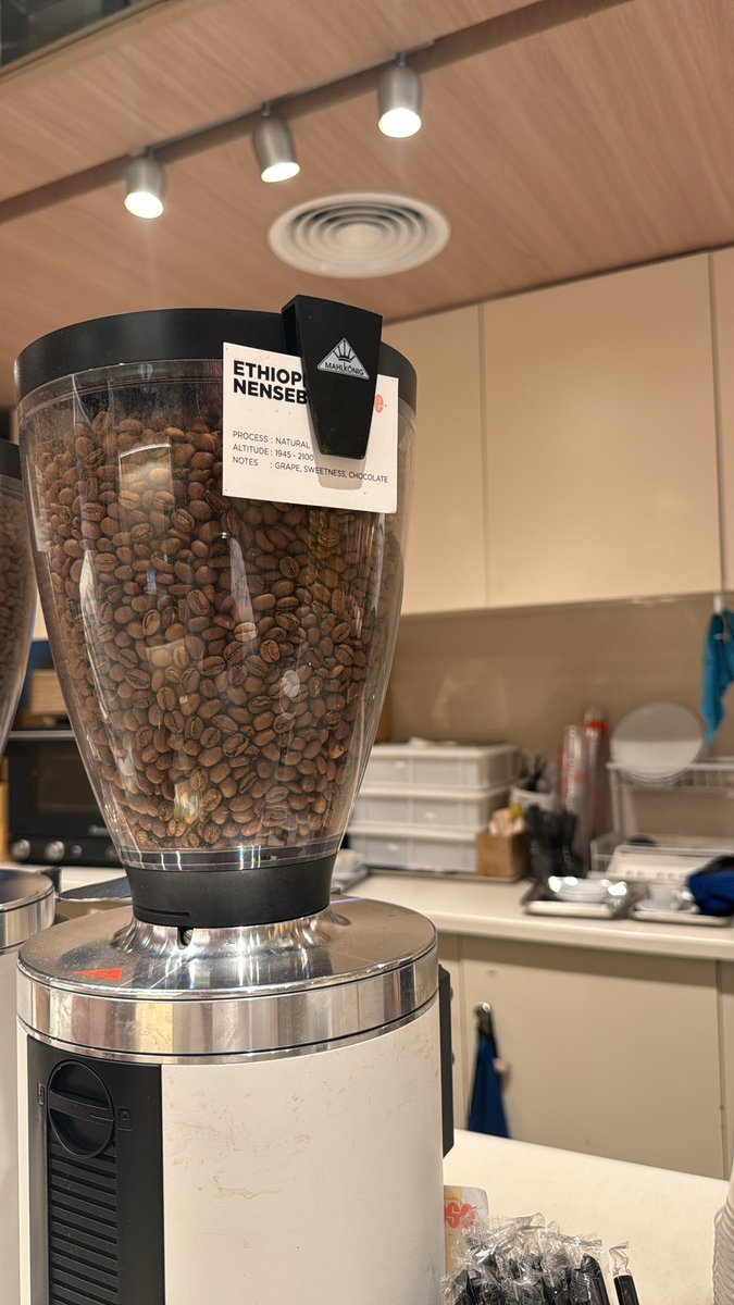 ومن عرف قدر نفسه ، لن يستجدي مكانًا في قلبٍ لا يريده.