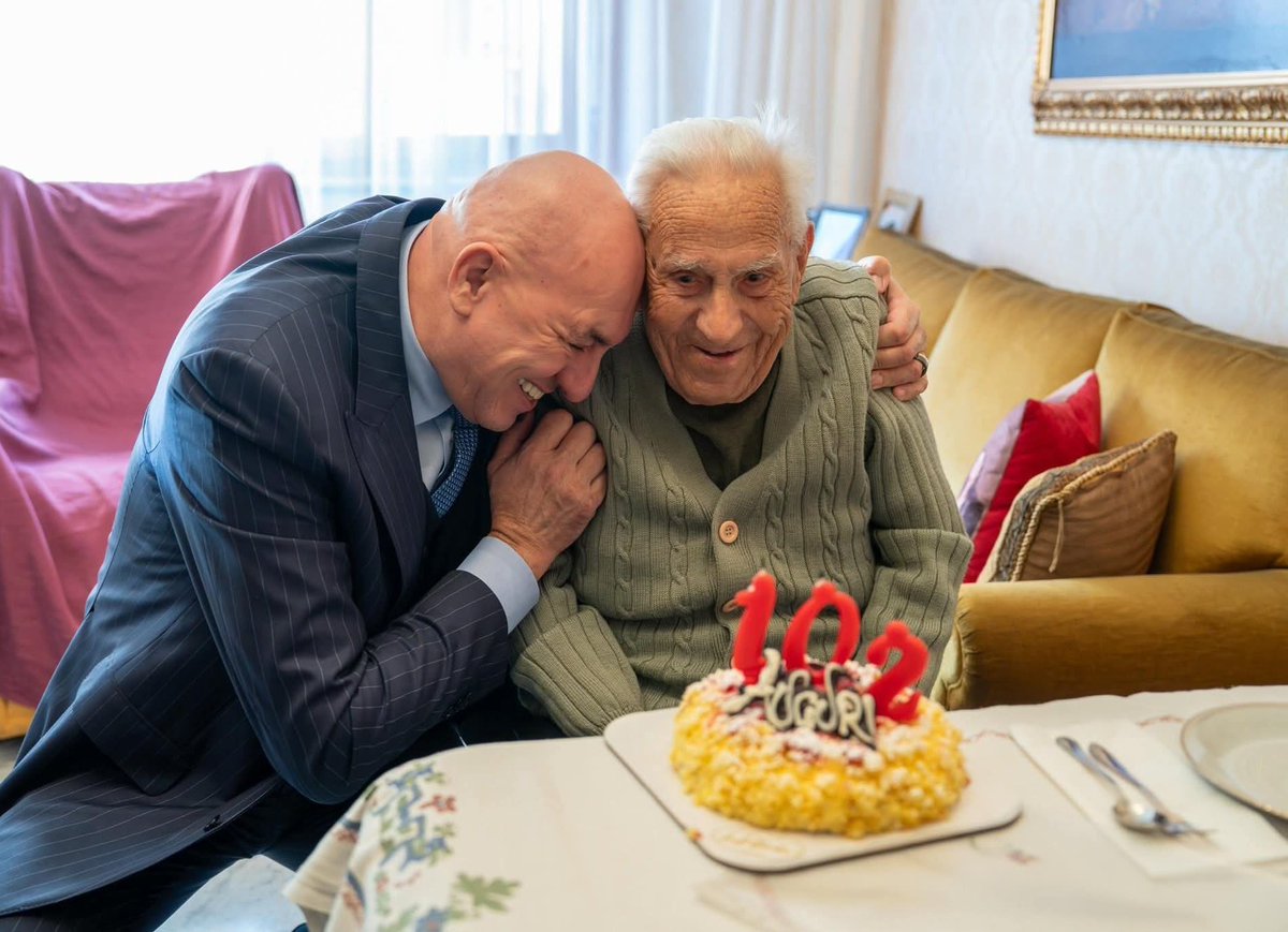 angelo_cennamo's tweet image. Questa foto è bellissima. @GuidoCrosetto