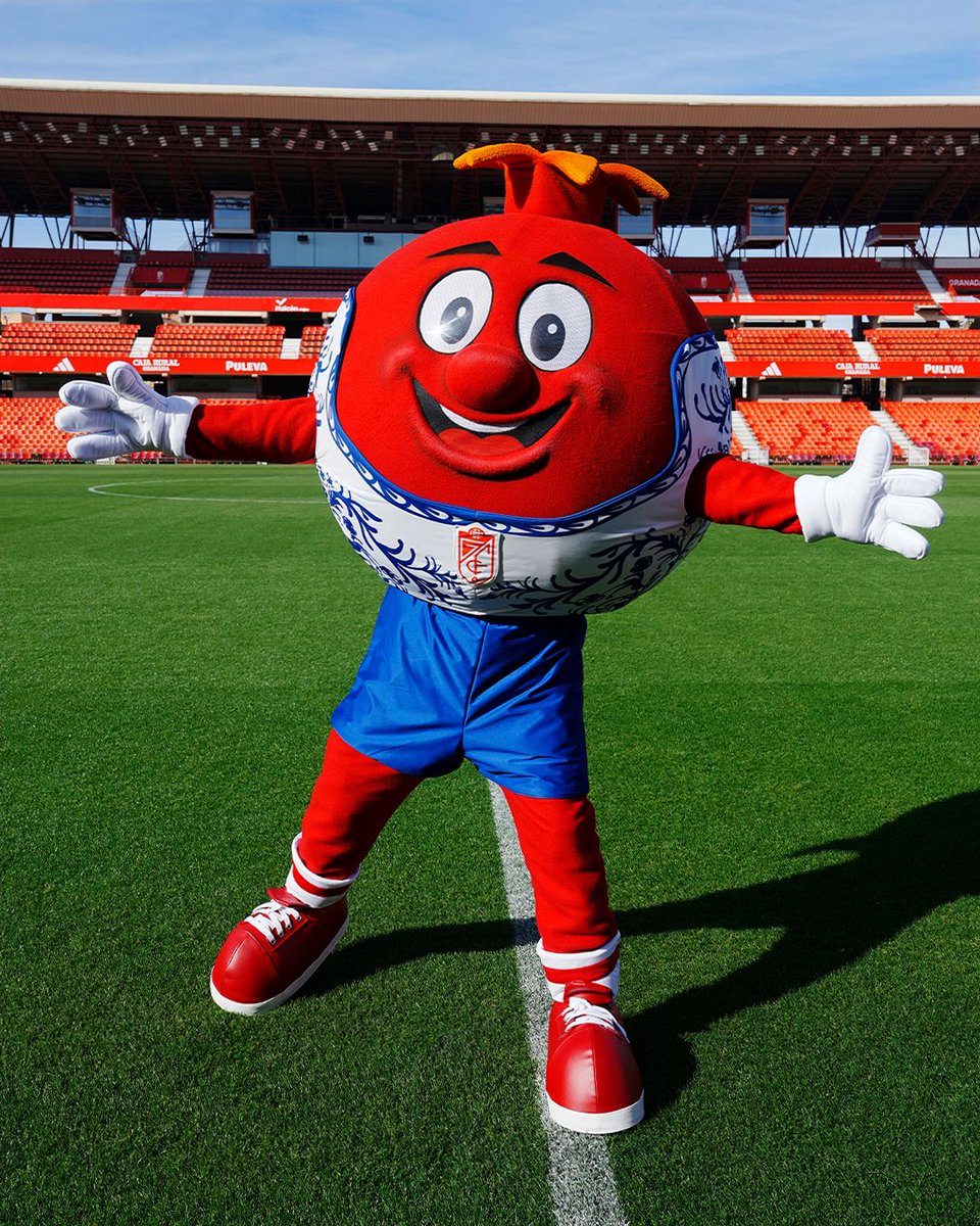 GranadaCF's tweet photo. Su nombre, Granaín: humilde como el barro del que nace, pero valiente como quien defiende lo suyo  💪🏼

Es tradición y es futuro. Es cultura y es fútbol. Es barrio y es estadio. Es sonrisa para los niños y carácter para los rivales ❤️🤍 https://t.co/GvAfXkZAIC