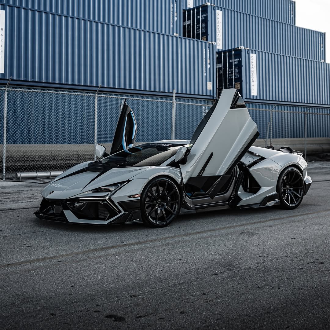 TheAutoHub's tweet photo. Did Mansory Cook? https://t.co/0p49BHDYxd