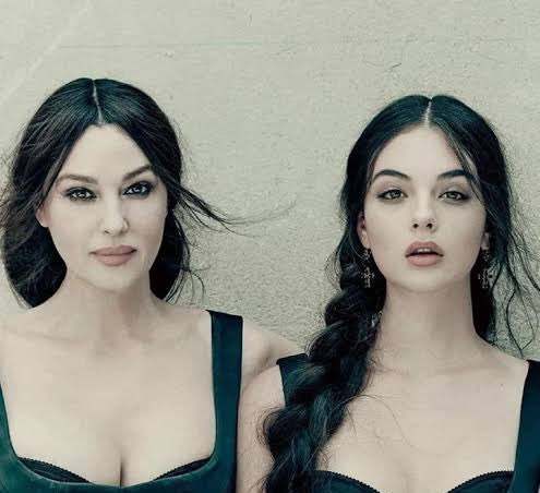makyajmidedin's tweet photo. keşke şu yaşımda beni fangirl gibi göstermeden evvel fark etseydiniz ama mecbur iş başa düştü. eylül lize kandemir, monica bellucci’nin kızına benziyor #masumiyetmüzesi https://t.co/1embzh0WKo