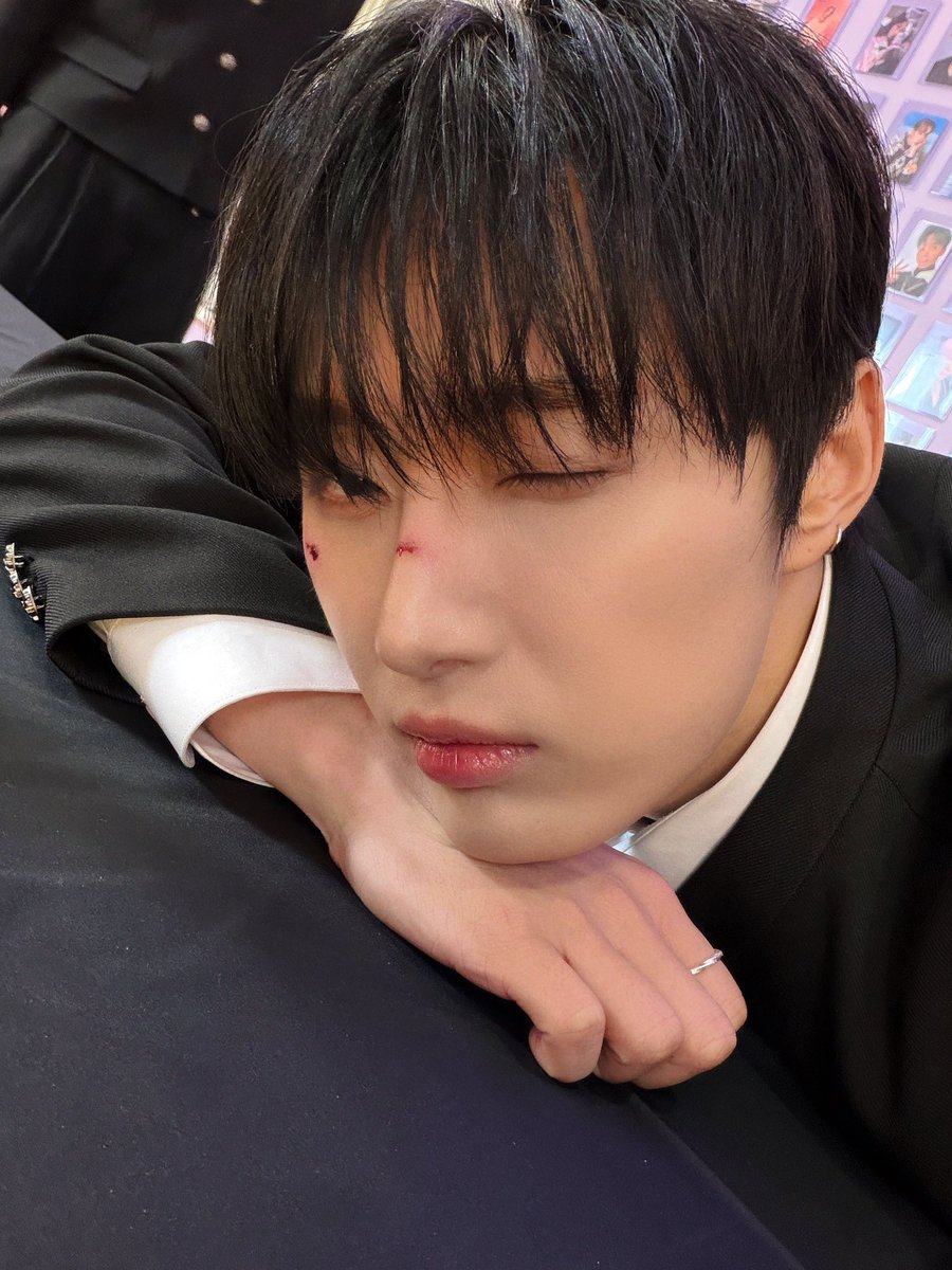 OmegaX_members's tweet photo. [#OX]

오늘 너무 추웠지!!!!?
감기 조심하고!!
Vienna 고마워!!

#OMEGA_X #오메가엑스
#재한 #JAEHAN https://t.co/8JlYmqJ0V3
