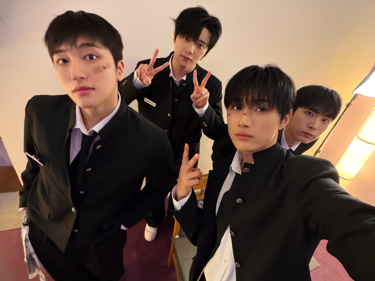 OmegaX_members's tweet photo. [#OX]

오늘 너무 추웠지!!!!?
감기 조심하고!!
Vienna 고마워!!

#OMEGA_X #오메가엑스
#재한 #JAEHAN https://t.co/8JlYmqJ0V3