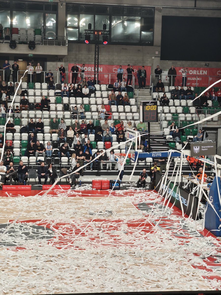 ★Wiktor tweet media