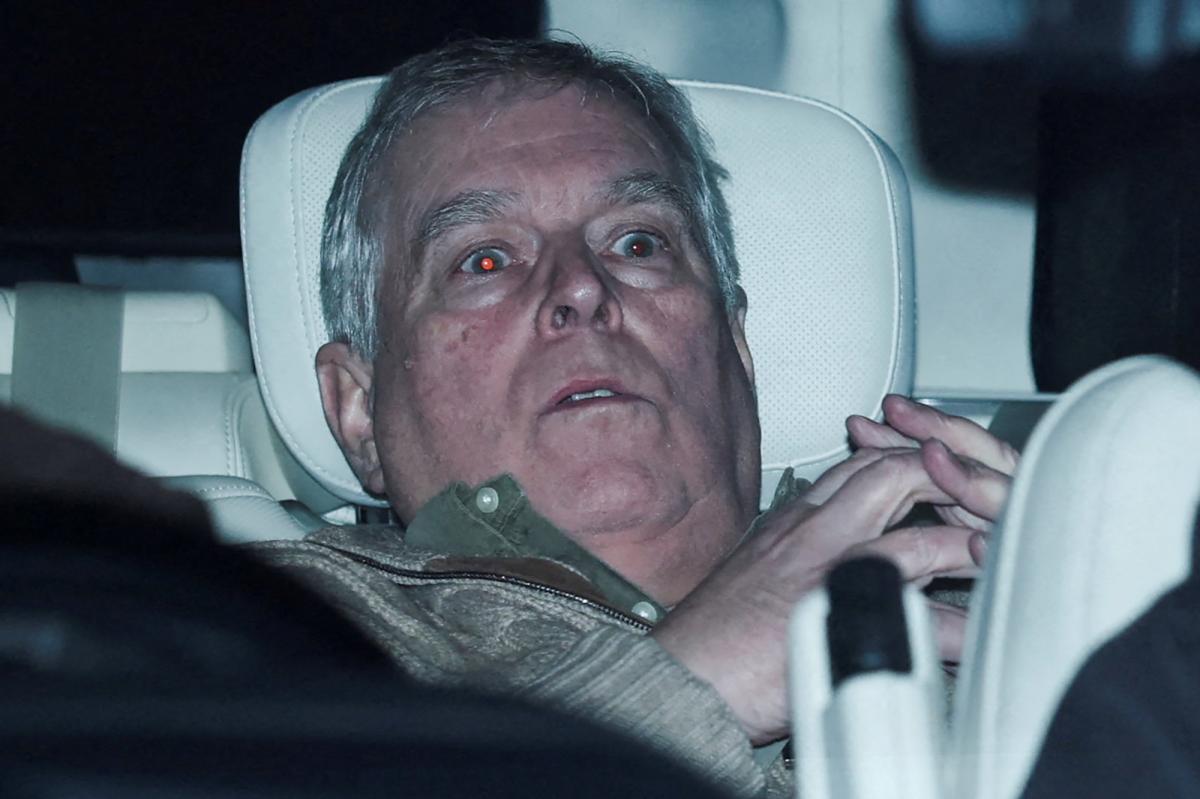 Ex-Prince Andrew looks aghast in first photos since arrest for Epstein ties trib.al/18pqzXj
