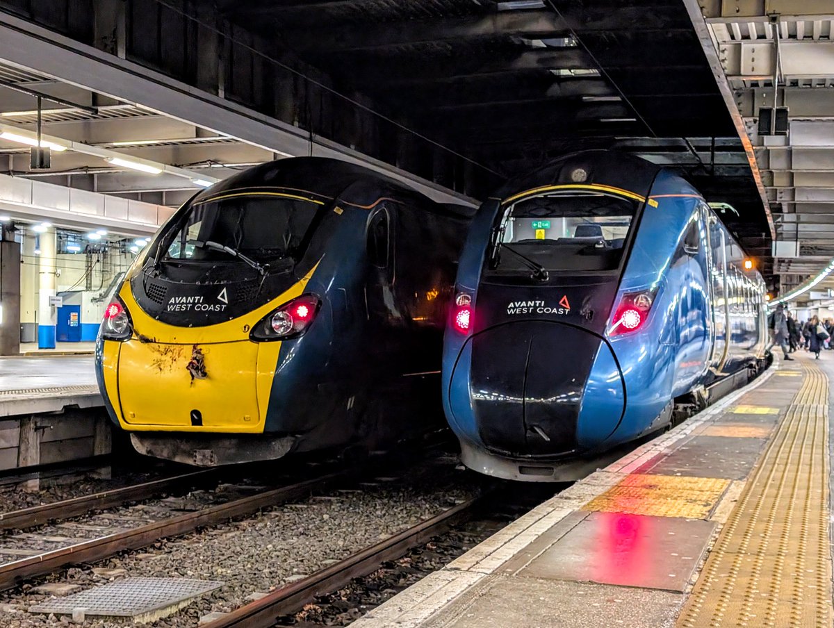DownOnTheStour's tweet photo. From ticking stadiums to ticking units ✅

5 new grounds done for the little one — now it’s my turn… Evero 805012  required for haulage! 🙌

#DOTS #railwayphotography #trainphotography #evero #avantiwestcoast https://t.co/7LLPrYbGQR