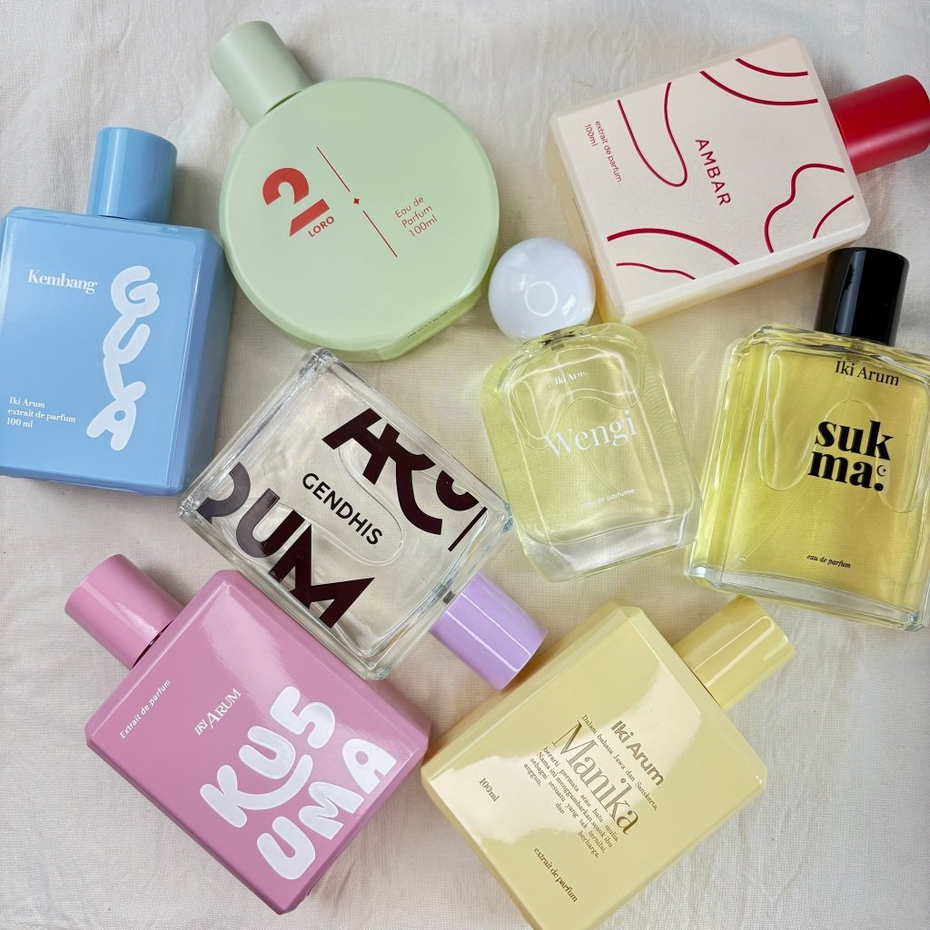 e_nyatiga's tweet photo. JANGAN SALAH PILIH‼️ 
Ini review aroma IKI ARUM🌸 

Wengi = white floral semerbak (melati, sedap malam) ada fresh dikit. 
Gendhis = sexy, elegan (kopi, mawar, caramel)
Loro = soapy, kaya habis mandi, clean banget. 
Sukma = oud powdery, classy luxury vibes

Cont- https://t.co/0y8WIFvpYB