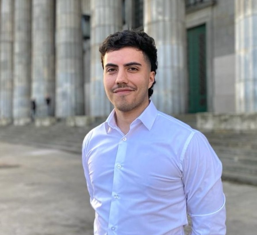 MiniNestor's tweet photo. Javier, que desilusión verte dar quorum hoy en el Congreso. ¿Qué pensará Leandro?
Él despreciaba a las ratas que en nombre del peronismo traicionaban sus principios. Tuve el lujo de conocerlo, lo sé bien.
Solo te pido que hoy al votar pienses en Leandro. Él te va a estar mirando. https://t.co/GKILtNfokb