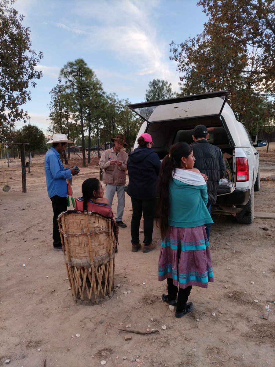 Dentro de la Estrategia Nacional de Atención al Sarampión, autoridades de salud del estado intensificaron la vacunación en comunidades indígenas y zonas de difícil acceso del Mezquital, priorizando a niñas y niños de 6 meses a 12 años, grupo considerado de mayor riesgo.