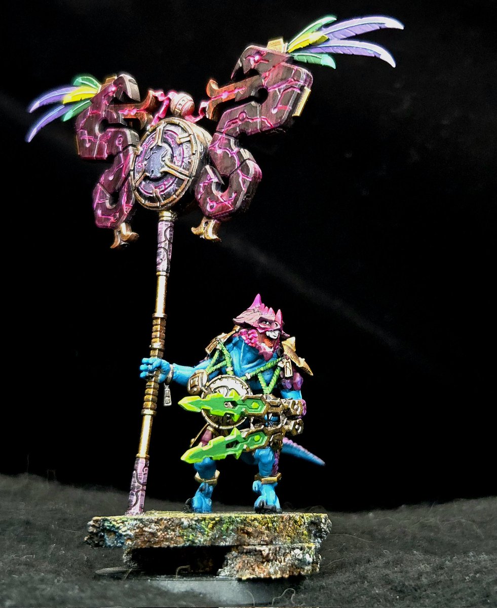 Here is to hoping for #freepaintoverday by <a href="/ArtistsEmpire/">Artists Empire</a> ! Give em a follow if you uavent, amazing artist and genuine good dude

My entry for today, my kitbashed Astrolith Bearer

<a href="/warhammer/">Warhammer Official</a>

#warhammercommunity #paintingwarhammer #wepaintminis #millionminiatureschallenge