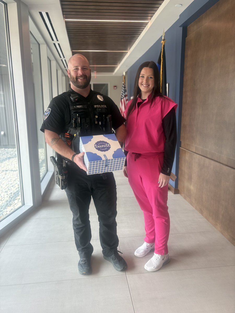 OxfordPolice's tweet photo. We appreciate Oxford Health and Rehab for visiting us today and bringing by a Nothing Bundt Cake! #BestCommunity 💙 https://t.co/tcMnNS14Q8