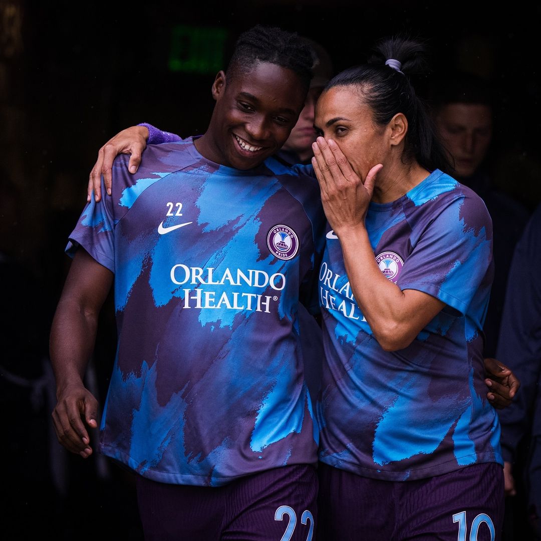 BarbraBanda11's tweet photo. From watching you shine at the FIFA Women's World Cup and the Olympic Games to now sharing the pitch with you — what a blessing.

You’re not just a legend of the game, you’re my idol and a true inspiration to girls in Zambia and around the world.

40 looks iconic on you. https://t.co/x0gOoOpcs9