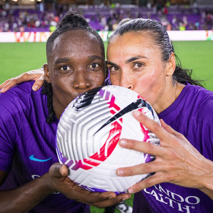 BarbraBanda11's tweet photo. From watching you shine at the FIFA Women's World Cup and the Olympic Games to now sharing the pitch with you — what a blessing.

You’re not just a legend of the game, you’re my idol and a true inspiration to girls in Zambia and around the world.

40 looks iconic on you. https://t.co/x0gOoOpcs9