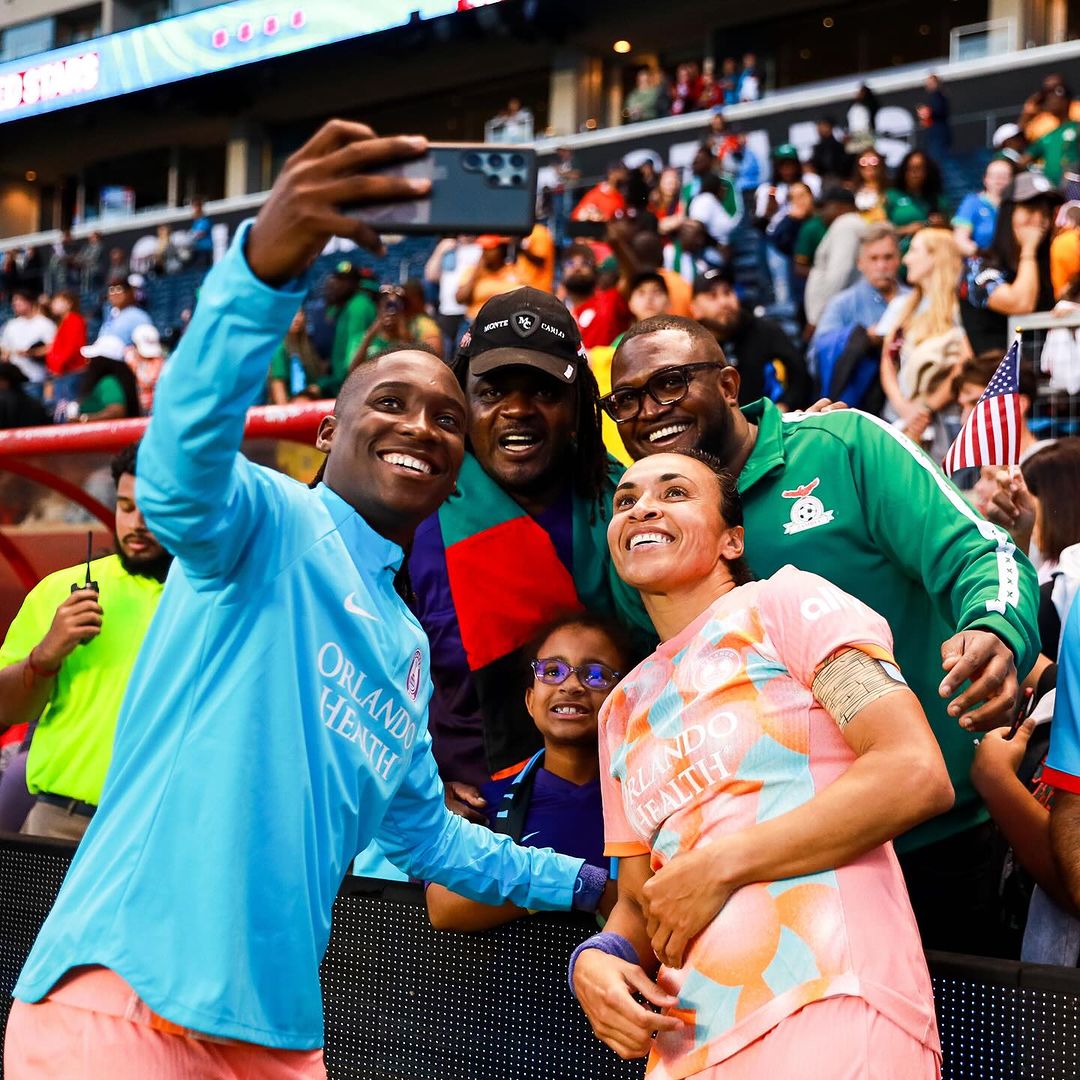 BarbraBanda11's tweet photo. From watching you shine at the FIFA Women's World Cup and the Olympic Games to now sharing the pitch with you — what a blessing.

You’re not just a legend of the game, you’re my idol and a true inspiration to girls in Zambia and around the world.

40 looks iconic on you. https://t.co/x0gOoOpcs9