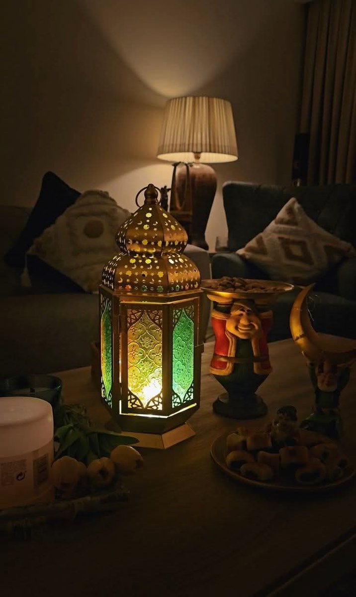 #رمضان_كريم 

"اللهُم أعطِ لكُل قلب حاجته, أمنيته ودعواته"

#زبرجد_حرف
#رباب_الكلم 
#يخبرني_الصباح 
#حروف_وقهوة