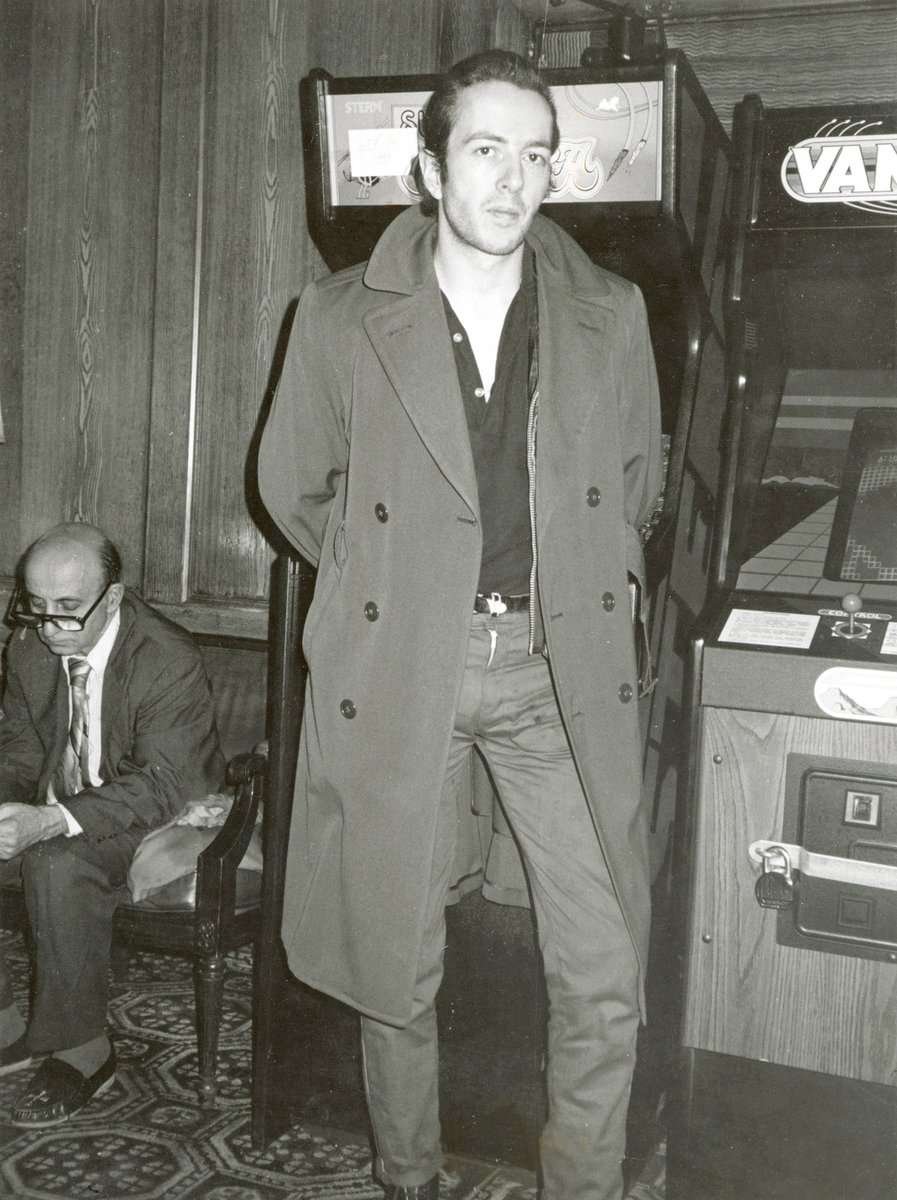 PunkAndNewWave tweet media