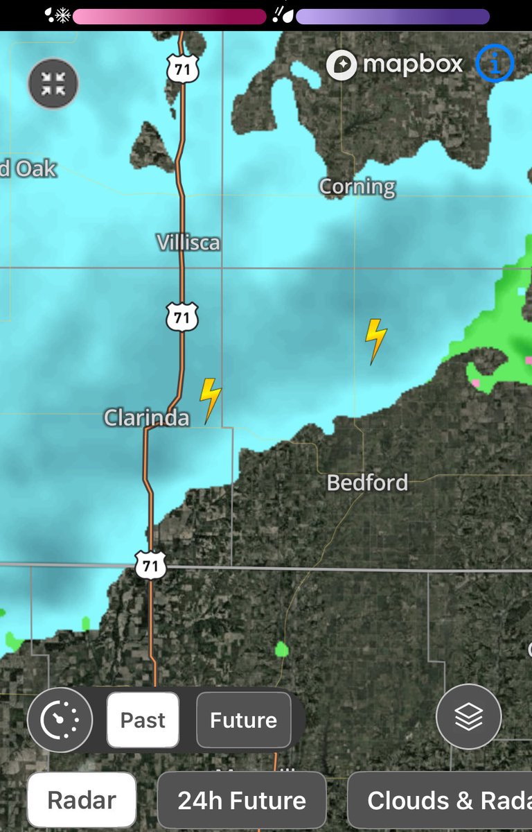 TerryHossHicks's tweet photo. @weatherchannel Hey Cantore we have Thunder Snow going on in Iowa https://t.co/2MLn3ff9oN