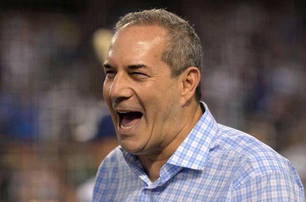 BrasilAD's tweet photo. 🚨ATENÇÃO!

O Los Angeles Lakers acaba de nomear LON ROSEN como Presidente de Operações Comerciais da franquia.

Ele é o Vice-Presidente Executivo e Diretor de Marketing do LA Dodgers. https://t.co/yabHRmW9uc
