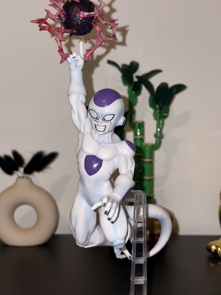 Marcharian tweet media