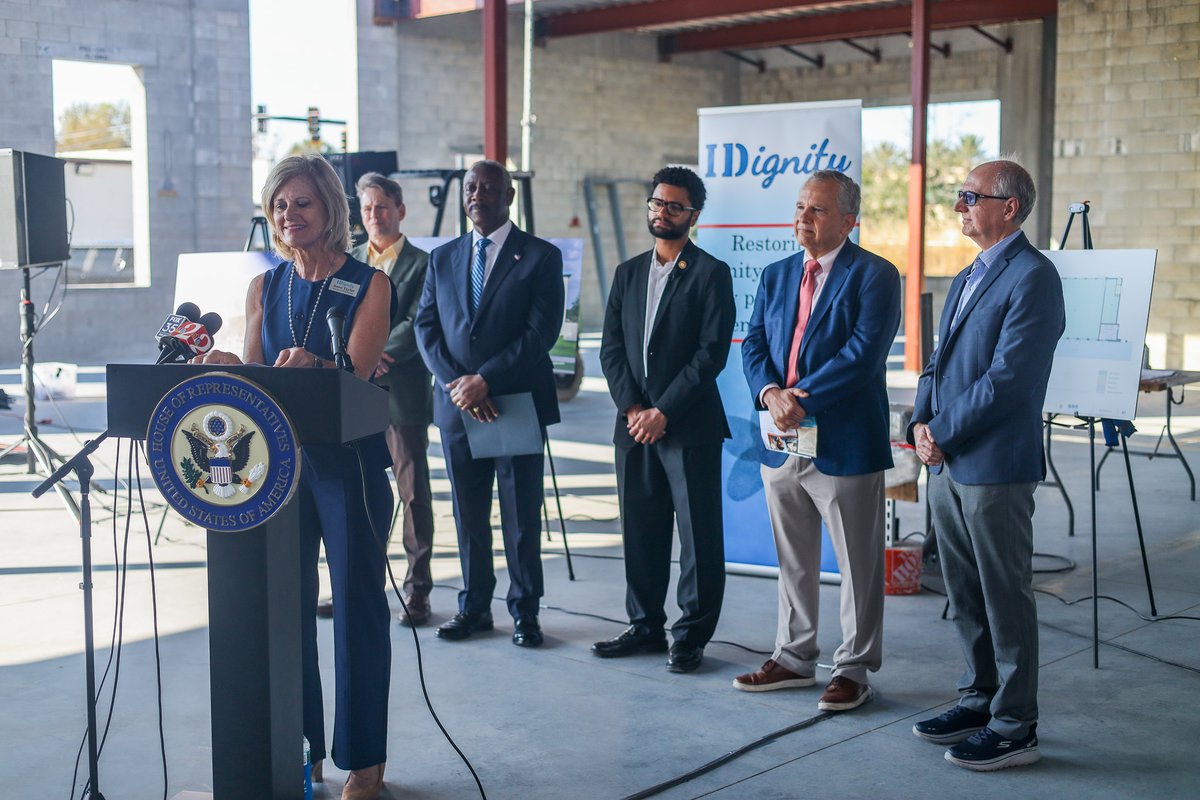 IDignity tweet media