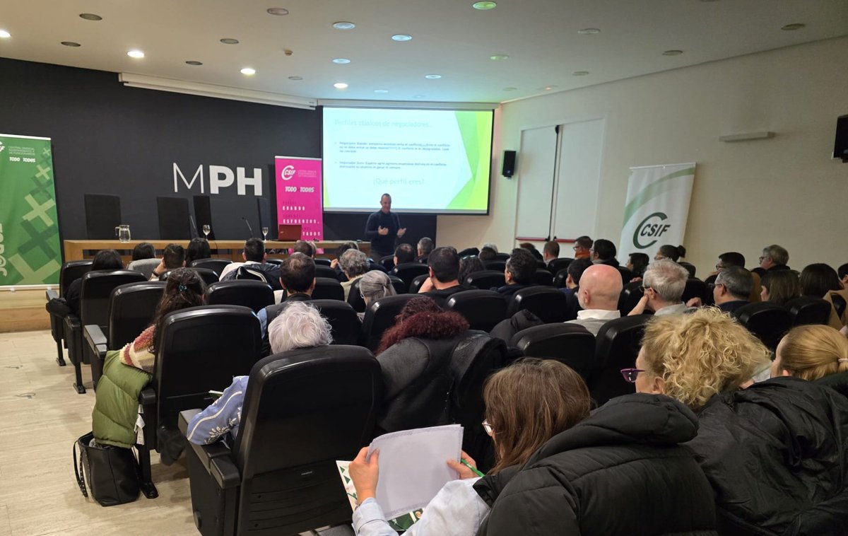 CsifValladolid's tweet photo. Mas de 100 delegad@s de #CSIF acudieron hoy a la Jornada formativa ➡️'Negociación,convenios colectivos y estrategias de negociación' ⬅️impartida por @poves_pedro 

#TodoXTodosEsMás https://t.co/PlfQbExTFr