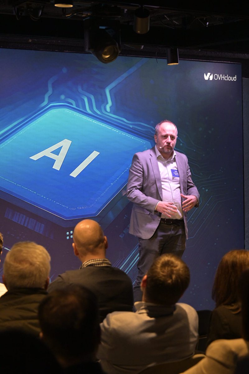 OVHcloud España tweet media