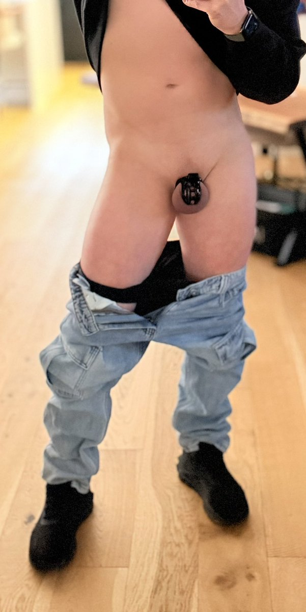 twunkiscaged's tweet photo. Daddy told me that I need to be locked until he can ruin my #asspussy  again.. day 3/12

#goodboy #caged #chastity #teamlocled #sub https://t.co/Qr842BYhMQ