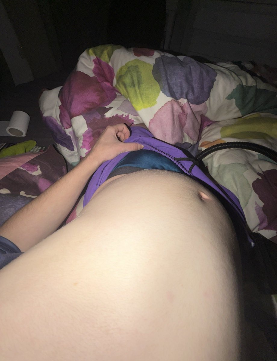 bellyinflatorrr's tweet photo. @anon_user54 skinny turned into balloon https://t.co/bKyENsN1gy