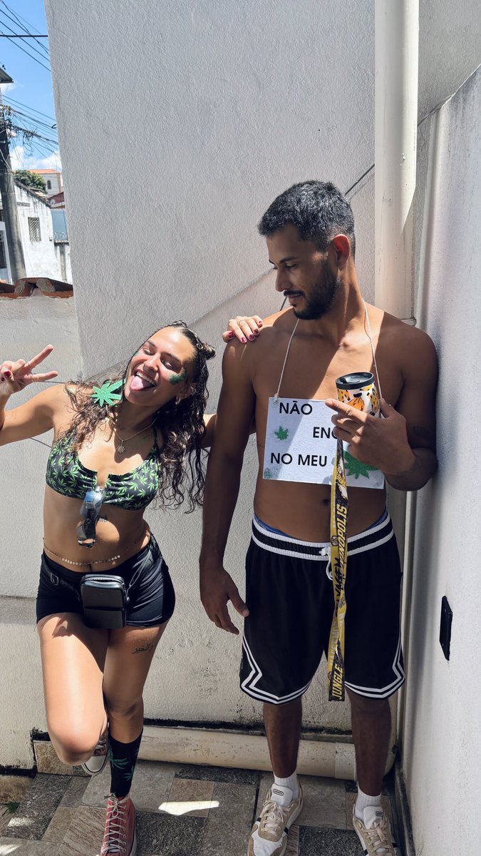 majulol's tweet photo. Há casais que odeiam o carnaval e tem nos, que vamos de fantasia combinando https://t.co/iU3XZNnSwp
