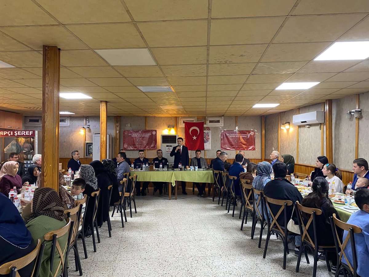 Mübarek Ramazan Ayının İlk orucunu 81 il ve ilçelerinde olduğu gibi İmamoğlu’muzda da aziz şehitlerimizin kıymetli Aileleri ve Kahraman Gazilerimizle birlikte açtık.
Şehitlerimizi Rahmet ve Minnetle anıyoruz
Proğramda Emeği geçen İlçe Kaymakamımız Sn.Osman ŞAHİN’e teşekkür ederiz