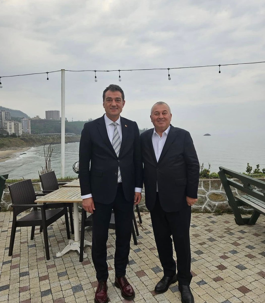 Kalp krizi geçiren ve anjiyo sonrası yoğun bakımda tedavisine devam edilen Giresun Belediye Başkanımız Fuat Köse’ye acil şifa dileklerimi iletiyor, sağlığına kavuşmasını temenni ediyorum. <a href="/fuattkose/">Fuat KÖSE</a>