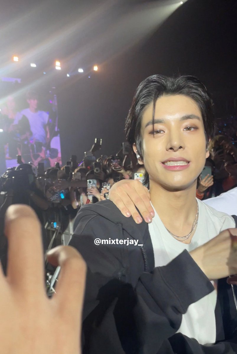 ตำนาน manifesto in bkk เซ้ตผมเปิดผากให้ดุว่าคนหล่อที่สุดในประเทศไทยหน้าตาเปนยังไง