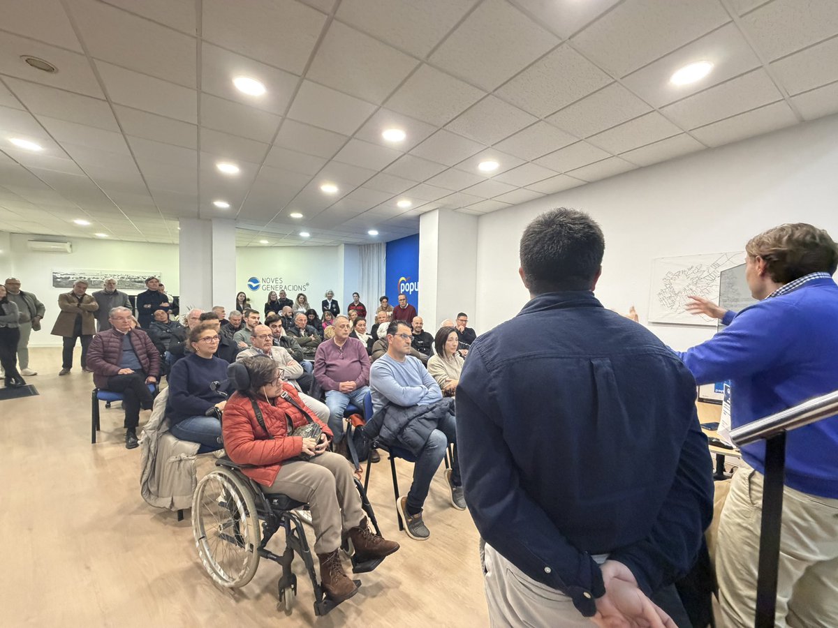 PopularsInca's tweet photo. Avui hem celebrat a Inca una Junta Local sobre el procés de legalització extraordinària en sòl rústic, gràcies a la llei impulsada per @MargaProhens .
Amb les explicacions de Jaume Ferriol i Llorenç Perelló, on ens han acompanyat una cinquantena de veïns.
#PPInca https://t.co/0LQm0oSMu2