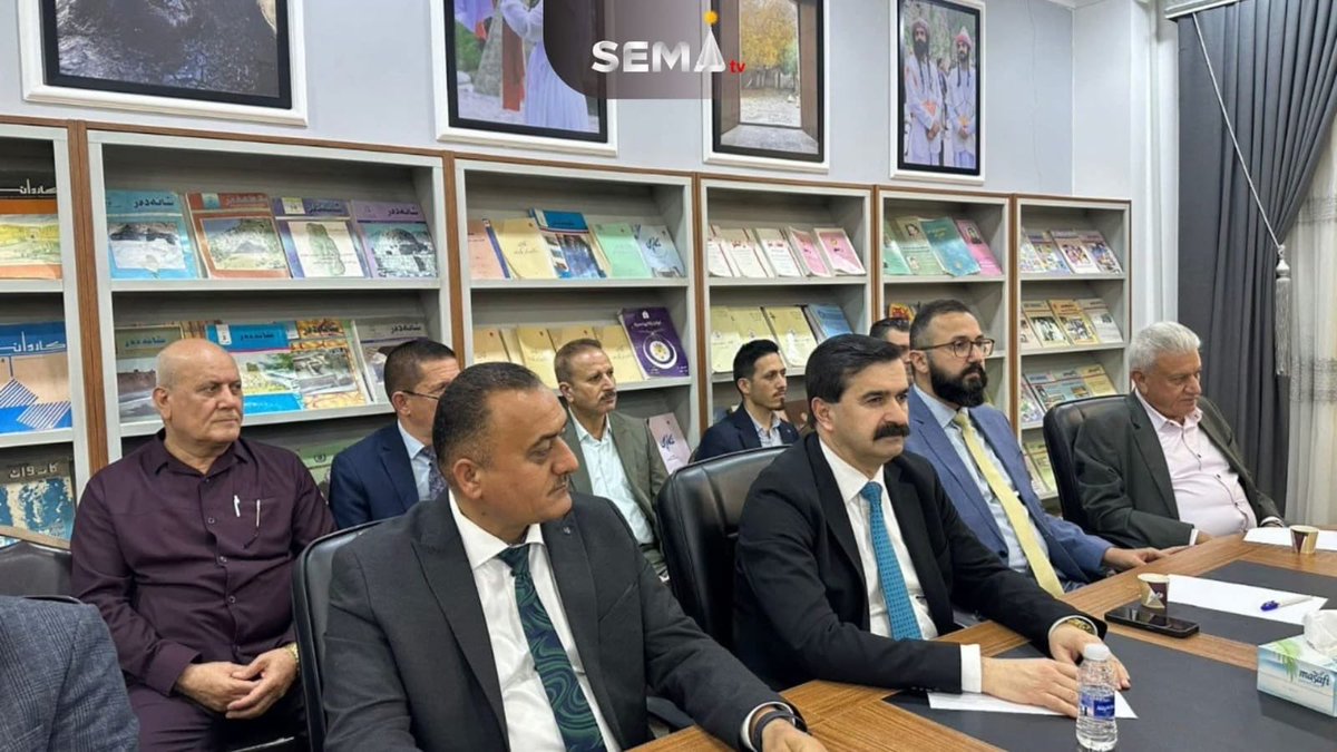 KhalafPasha's tweet photo. اليوم 19/2/2026 في الهيئة العليا لمركز لالش، وضمن إطار الخميس الثقافي، تم تنظيم جلسة
حوارية للأستاذ كريم سليمان مستشار المجلس الروحاني الايزيدي تحت عنوان
(المجلس الإيزيدي الأعلى، الواقع والتحديات)
وذلك بحضور مجموعة من الشخصيات المهتمة بالشأن الإيزيدي. https://t.co/4KFv4LnjHd
