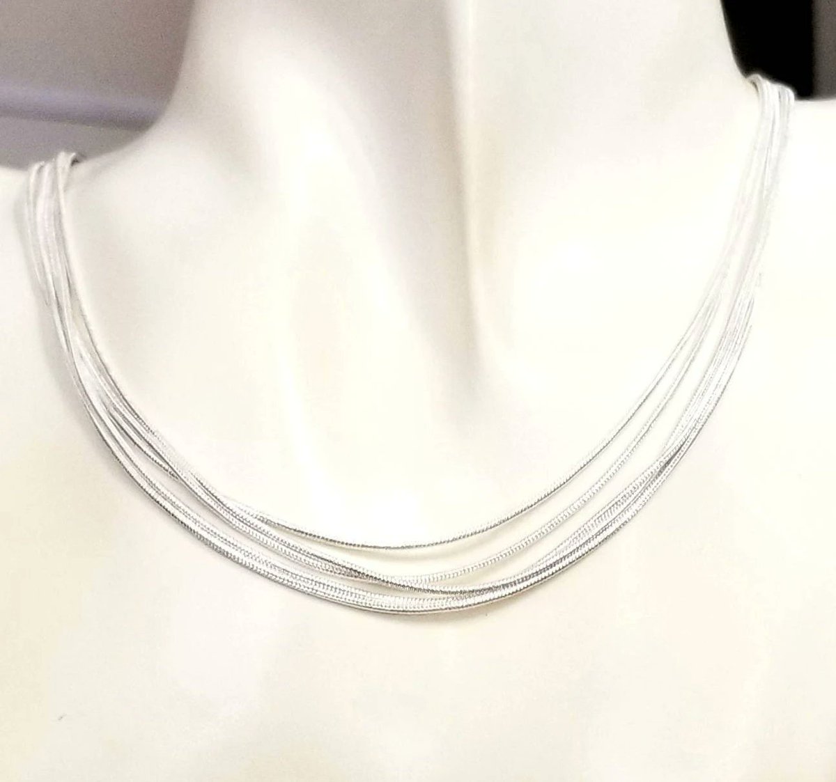TrendingNowGift's tweet photo. Five Strand Sterling Silver Multi Strand Necklace #jewelry #necklace #silvernecklace #handmadejewelry #handmadenecklace #giftforher #layerednecklace #LiquidSilver #fashion #fashionstyle
https://t.co/hjuFQYiLOQ via @Etsy https://t.co/hAIRizJVsA