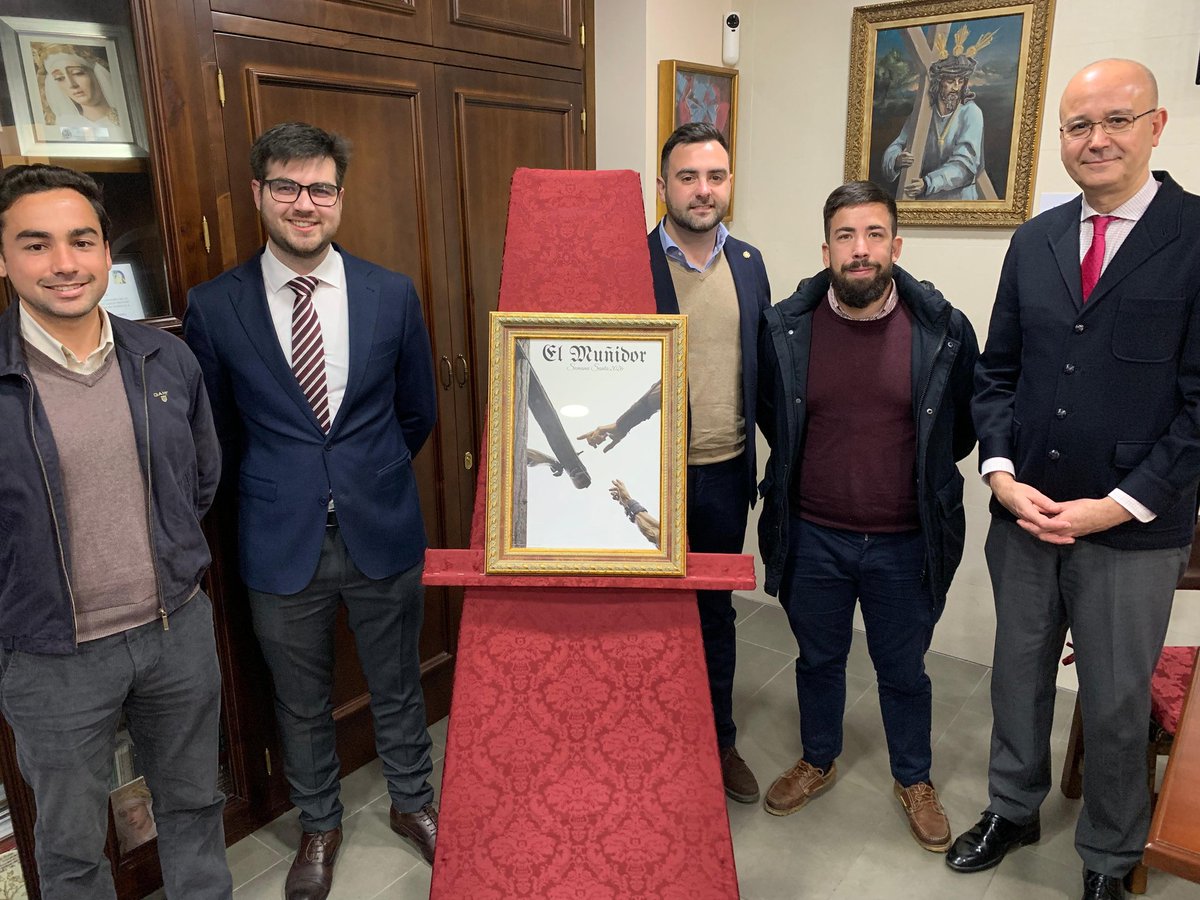 DoloresdelCerro's tweet photo. En la tarde de hoy ha sido presentado en nuestra Casa Hermandad el cartel de la Semana Santa 2026 de la Tertulia Cofrade @TC_Munidor, obra de Juan Jesús Ruiz @JUANJECOFRADE2 https://t.co/mv8kO8cl7R