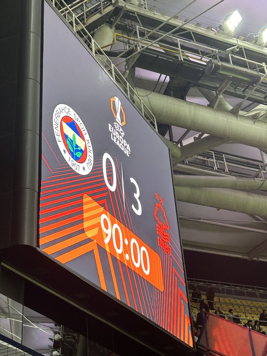 MarcusHogg96's tweet photo. That was absolutely superb. Amazing what can happen when you let some very good players actually play football, as well as having some tactical nous. Also refreshing to see VP take this competition seriously… early days, of course, but that was very promising. You Reds! #nffc https://t.co/mqGRcdIjCz