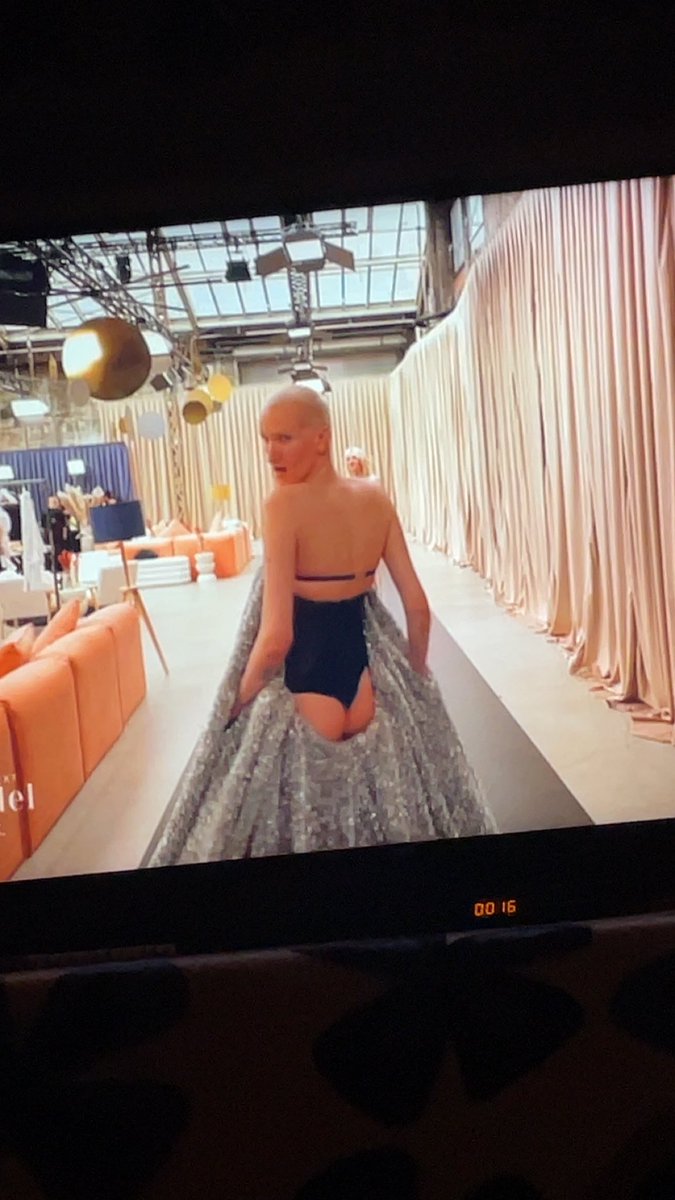 Typisches Bürooutfit🤠 #gntm