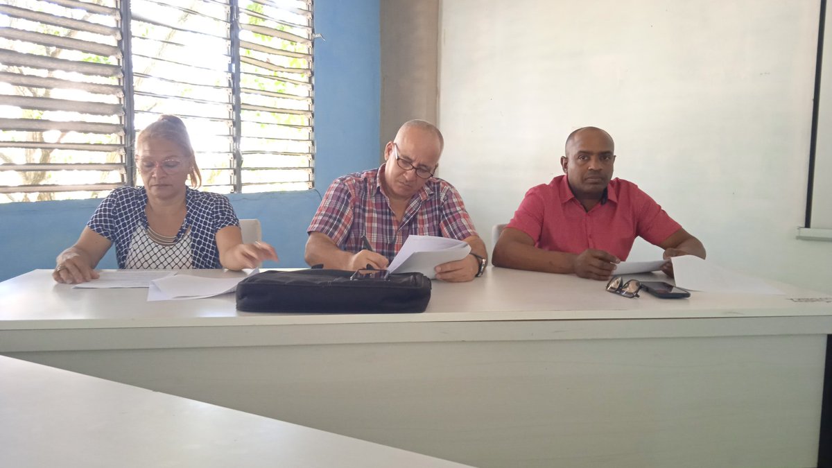 RubilmarH37956's tweet photo. En el día de hoy se realizó la **evaluación de la proyección estratégica** de la Dirección General de Educación en el municipio de #Jobabo, como parte del proceso de planificación y perfeccionamiento del sistema educativo local.  
#PorLasTunasLaVictoria
#EducacionRevolucion https://t.co/QqTxaePAbR