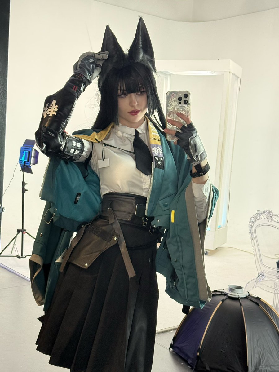 ellie જ⁀➴ tweet media