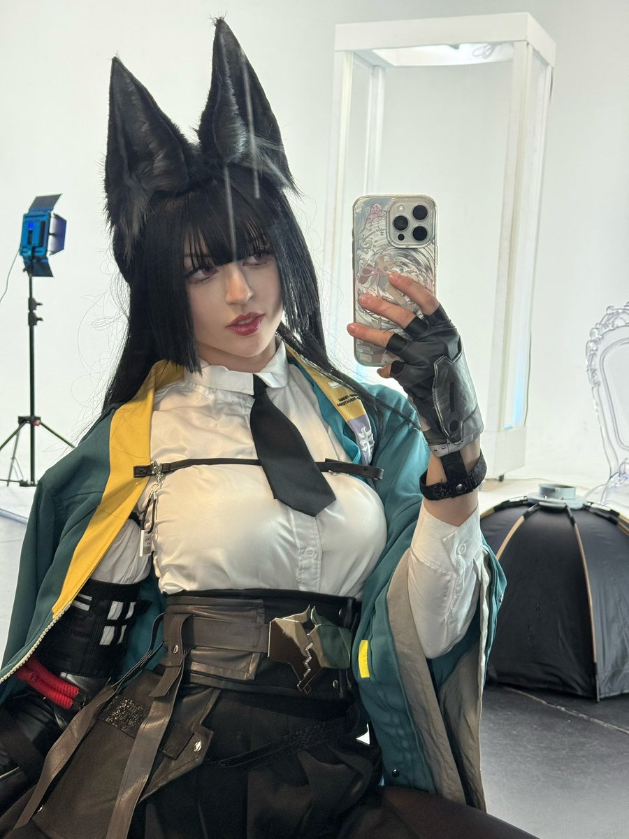 ellie જ⁀➴ tweet media